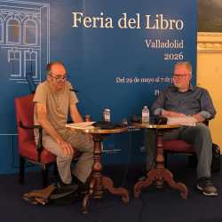 Con Fermín Herrero en la Feria del Libro de Valladolid presentando Idear lo insólito